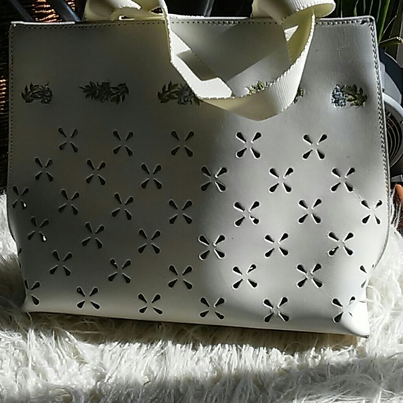 Handbag - Picture 2 of 4